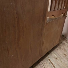 海外アンティーク家具　椅子とテーブルの画像