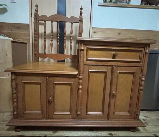 海外アンティーク家具　椅子とテーブル