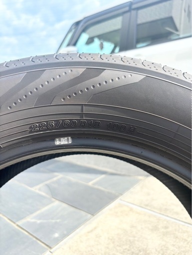 225/60R18　タイヤ 4本　アルファード新車外し