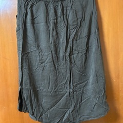 【古着】ダークグリーン　ボタン付き ロングスカート　両サイドスリット入りの画像