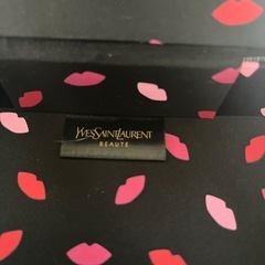 サンローラン化粧ボックスの画像