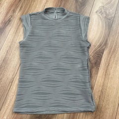 SHEIN トップス グレー 未使用 の画像