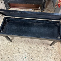 ピアノ用の椅子　の画像