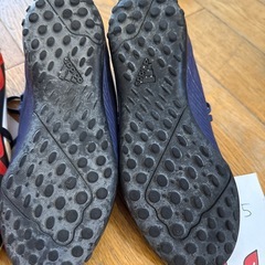 adidas サッカーシューズの画像
