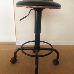 美品！カウンターチェア KNC-J240 バーチェア ハイタイプ 背もたれ付 昇降式 Cuenca クエンカ 曲木 木目 北欧 手持ち付 キャスター付の画像