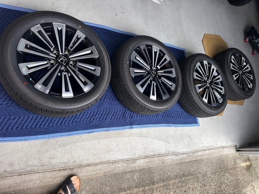 ステップワゴン　プレミアムライン　新車外し純正ホイールバリ山 タイヤ付き