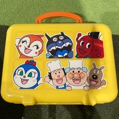 アンパンマンお菓子の空箱の画像