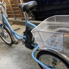 電動アシスト三輪車の画像
