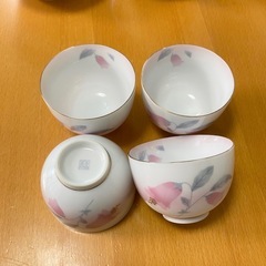 決まりました。食器、壁飾りの画像