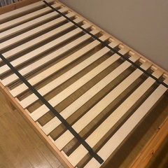 ニトリすのこセミダブルベッドの画像