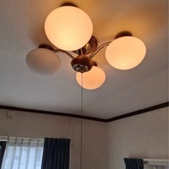 欧風デザインおしゃれなシーリングライトの画像