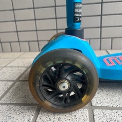 キックボード　m-cro　の画像