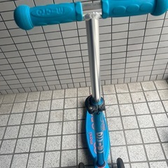 キックボード　m-cro　の画像