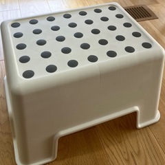 最終値下げ！IKEA 子供ステップスツールの画像