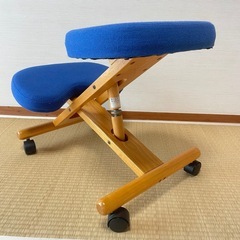 姿勢が良くなる勉強椅子　の画像
