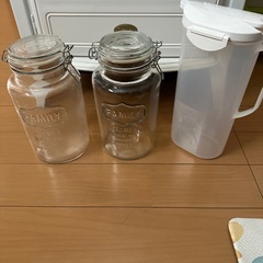 果実酒瓶の画像