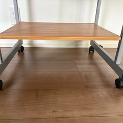 パソコン机　収納棚の画像