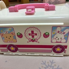 メルちゃん　救急車の画像
