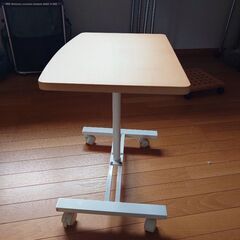 パソコンテーブル　ユーズド　少し色あせしていますの画像