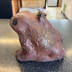 K2509-196　カエル 置物 陶器 縁起物 キズ汚れ有りの画像