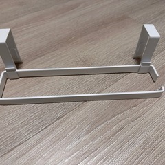 キッチンペーパー&タオルハンガー　FLAT ホワイト　tower ニトリの画像