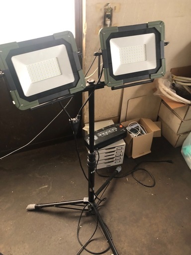 すっごい明るい電気！撮影用？？