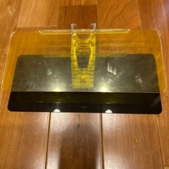 車のサンバイザーの画像