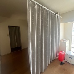 カーテンレール つっぱり式の画像
