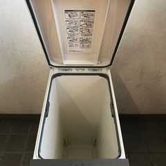ゴミ箱の画像