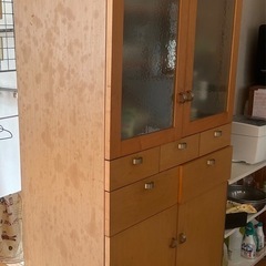 【差し上げます】食器棚の画像