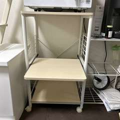 ラック（写真の電子レンジは付きません）の画像