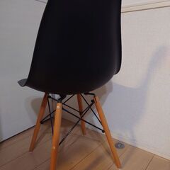 椅子　イームズチェアリプロダクトの画像