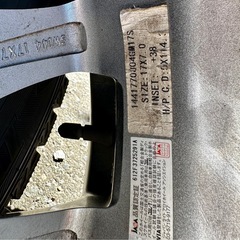 スタッドレスタイヤ・17インチアルミ4本セット中古状態良好タイヤバリ溝の画像