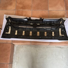 ハイエース4型以降　フロントグリルの画像
