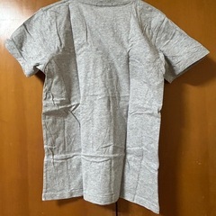 XS 沖縄　デリシャス ポケット付きTシャツ グレー KUKURUの画像