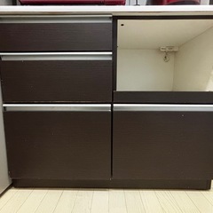 食器棚の画像