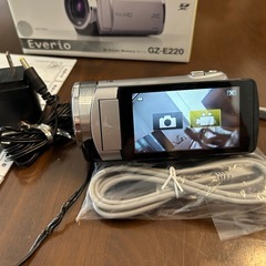 JVC Everio GZ-E220 ビデオカメラ 本体の画像