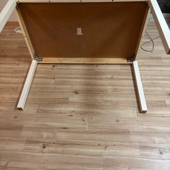 IKEA EMHULT テーブルの画像