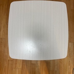こたつテーブルの画像
