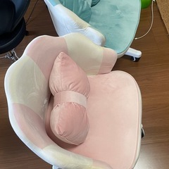 かわいいキャスター付チェア　昇降可能の画像