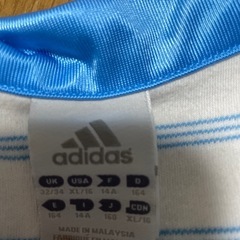 adidas ポロシャツの画像