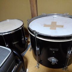ドラムセットの一部