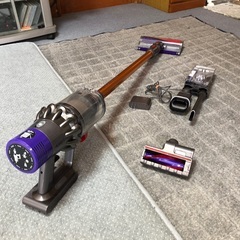 Dyson  V10 absolute Pro  先端機器多数＋壁取付充電ブラケット  発送不可の画像