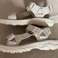 Amoji スポーツサンダルの画像