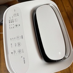 シャープ SHARP 除加湿＋衣類乾燥モード機能付き空気清浄機 KI-RD50-Wの画像