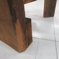 現状品 オブジェ インテリア等に レトロ調 ヴィンテージ風 彫刻 座面柳模様 木製 学校椅子 幅30×奥行33×高さ60cm ブラウン系 スツール 苫小牧西店の画像