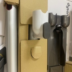 Dyson V11 Fluffy アクセサリーセット + 純正 専用スタンドの画像