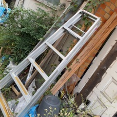 脚立、工具、家電、靴、タイヤの画像