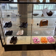 ショーケース　電飾付き　キャビネットの画像