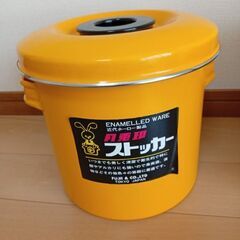 ホーローストッカー　２個セットの画像